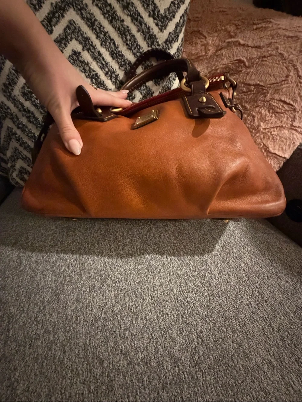 GUC Beautiful Dooney & Bourke Retired Large Stanwich Florentine Satchel